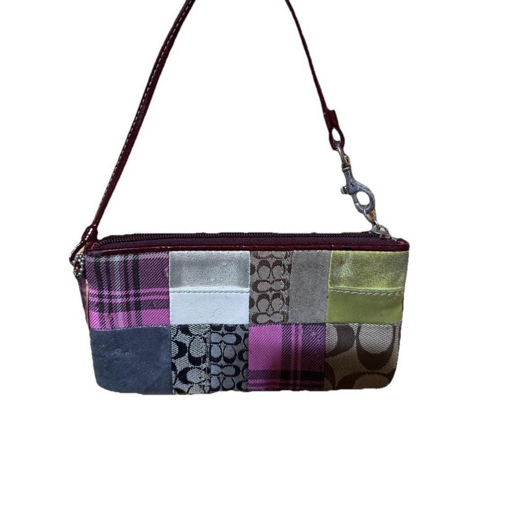 Coach Patchwork Limited Edition Holiday Patchwork Wristlet EUC